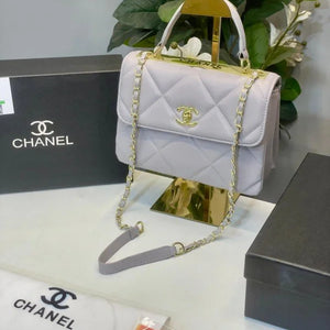 Velmora Classic Shoulder Bag – Noir Signature Edition ( Chanel )