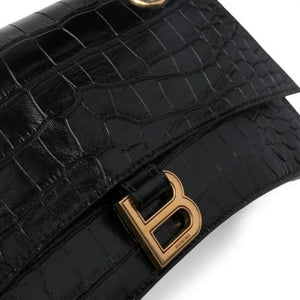 Velmora Crush Chain Bag – Embossed Noir Signature Edition