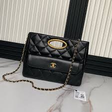 Velmora Kelly Jump Bag – Noir Signature Edition ( Chanel )