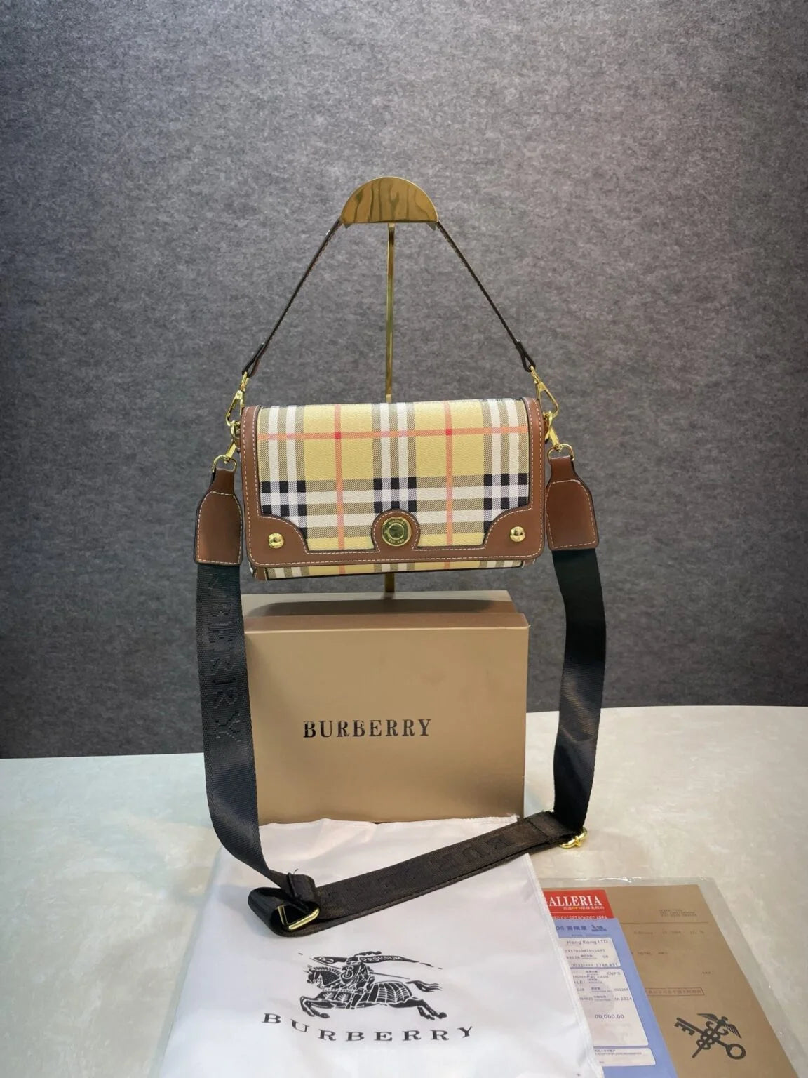 Velmora Vintage Logo Handbag – Heritage Luxe Edition ( Burberry )