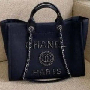 Velmora Pearl Tote Bag – Noir Luxe Edition ( Chanel )