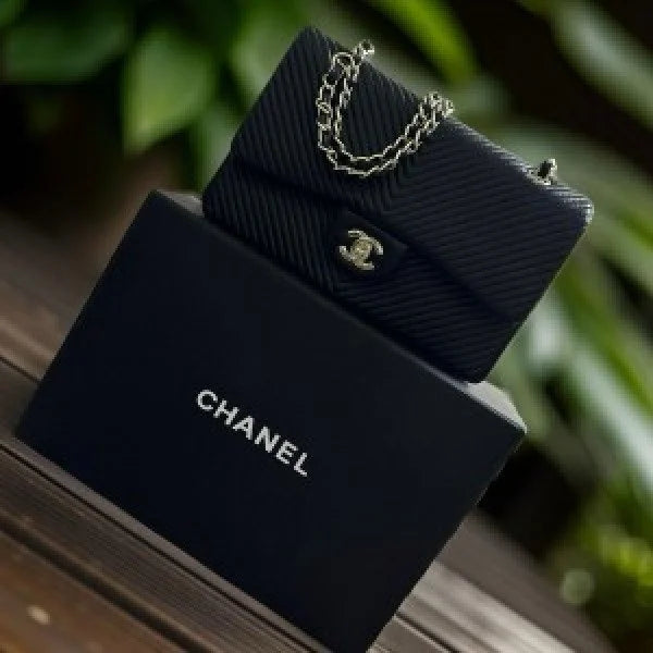 Velmora Chevron Flap Shoulder Bag – Noir Luxe Edition ( Chanel )
